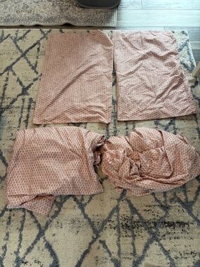 4 piece pink queen bedding set